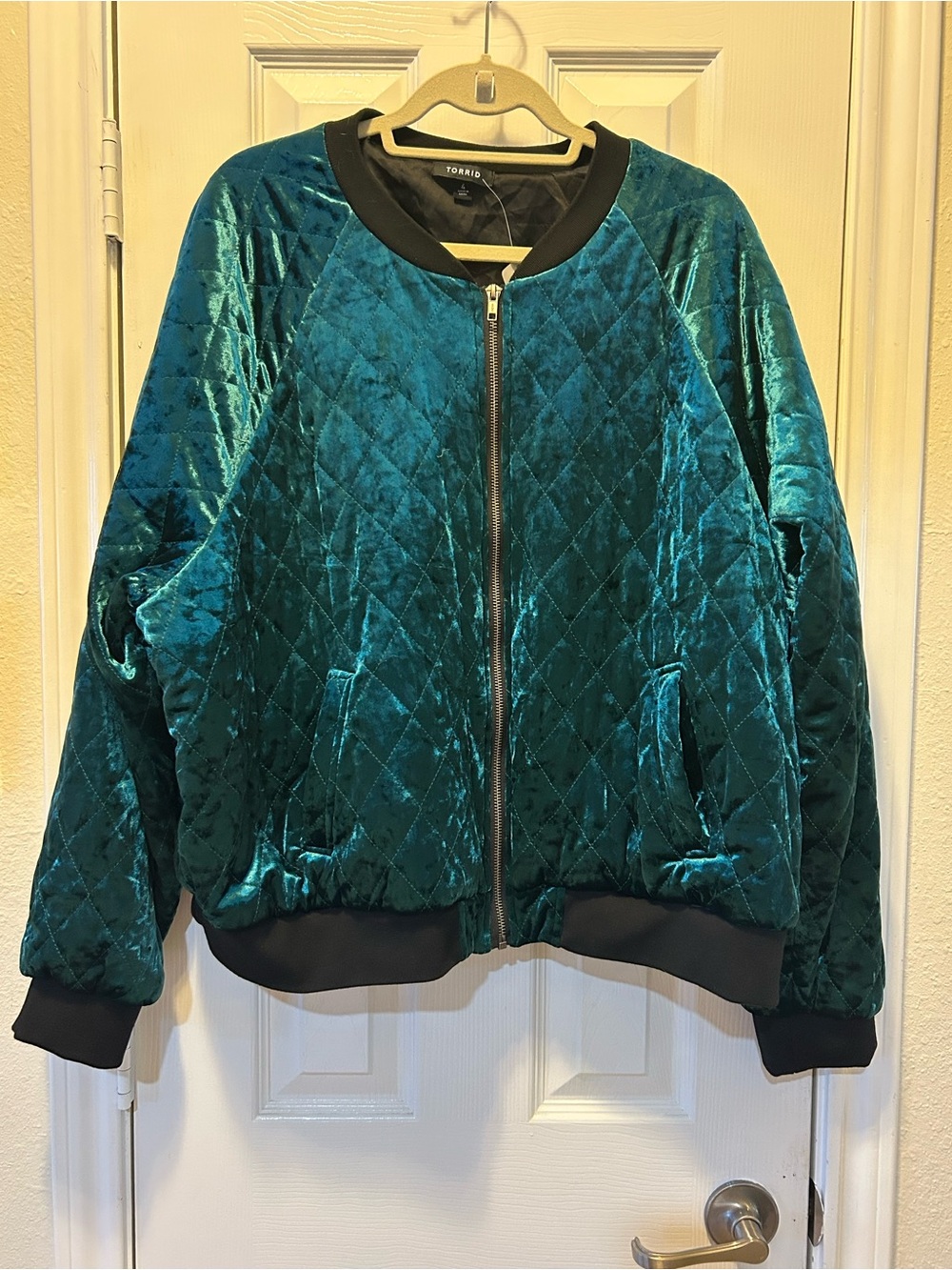 Torrid Size 4 Velvet Quilted Bomber Teal NWT